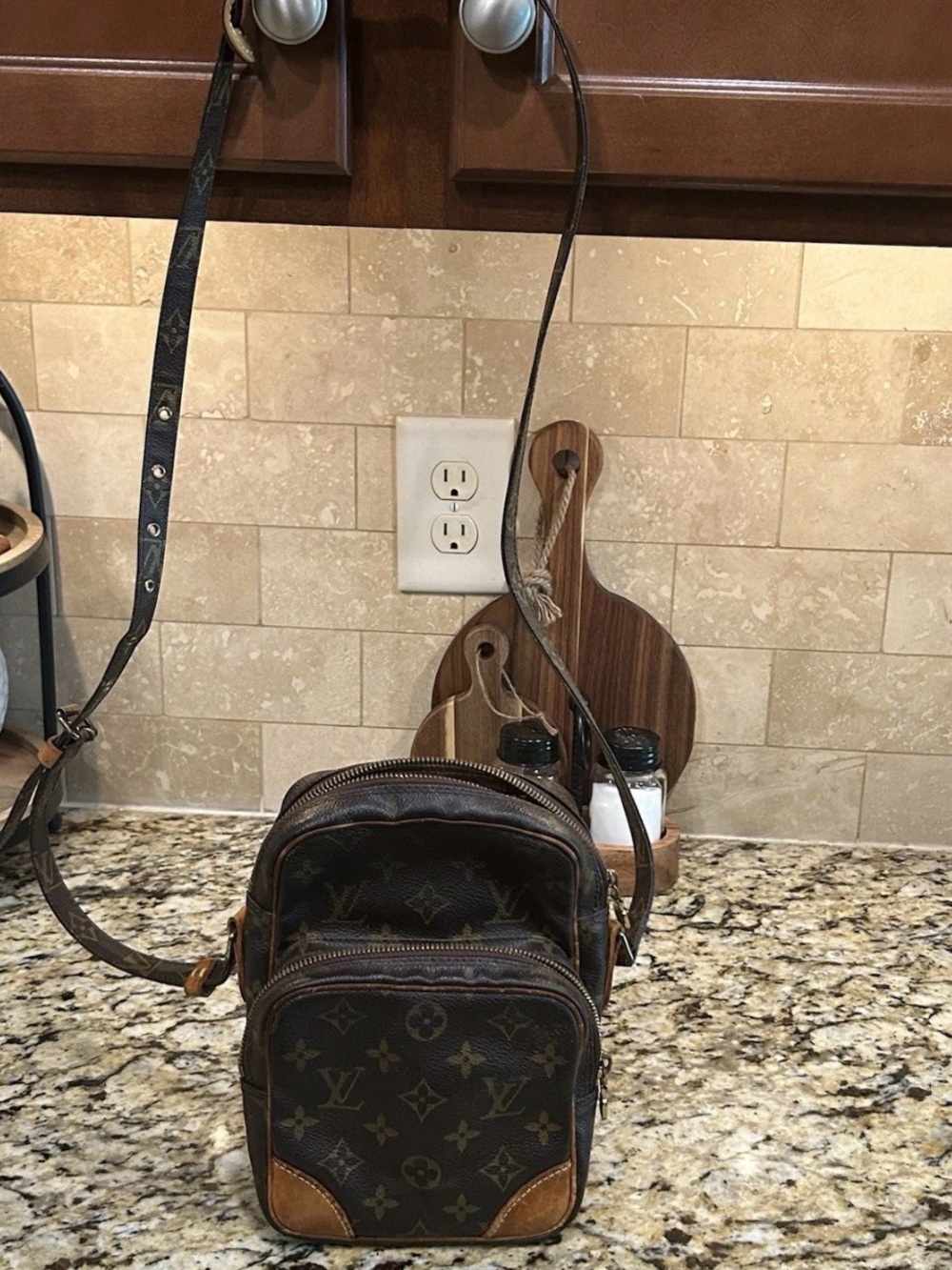 Louis Vuitton Amazon Shoulder bag Leather Monogram with coa